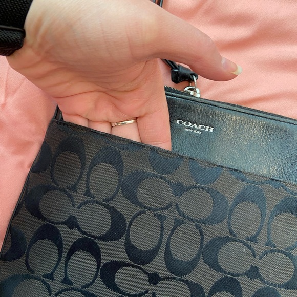 Black Coach Crossbody Pochette - Picture 4 of 16